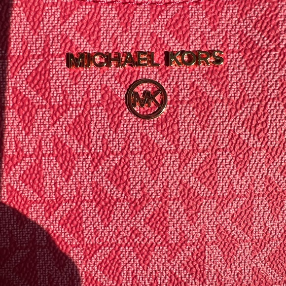 NWT Michael Kors Jet Set Charm Small Chain Pouchette Rubin Red - Picture 3 of 7